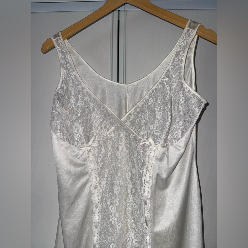 Vintage Enkalon Slip, sz 4🤍